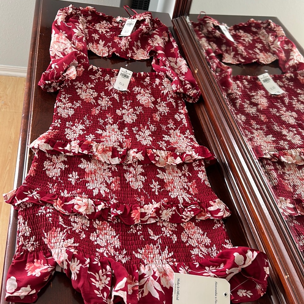 Abercrombie Two Piece Red Floral NWT Best Dressed Collection Size XXS/XXSP